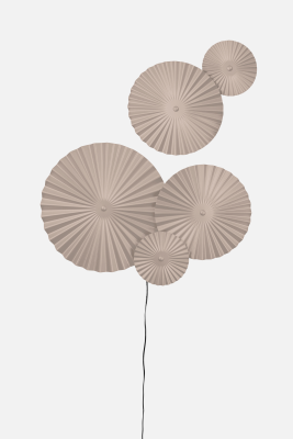 Omega vägglampa mud