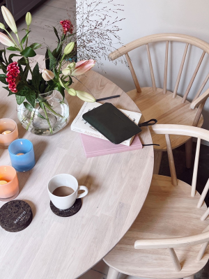 Filippa matbord runt 120 cm vitpigmenterad ek, inkl 1 iläggsskiva#10