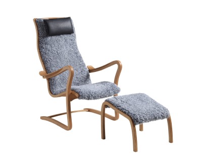 Majoren fåtölj med fotpall fårskinn ljusgrå/vitpigmenterad ek