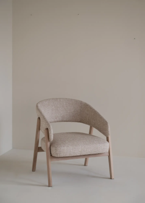 Barnaby loungestol ljusbeige tyg/vitpigmenterad ek#2