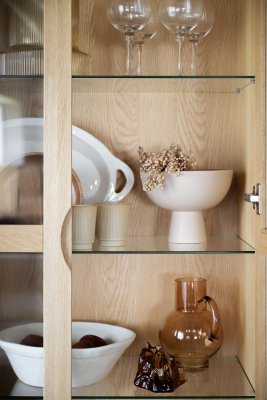 Filippa vitrinskåp 2D 1L ek#3