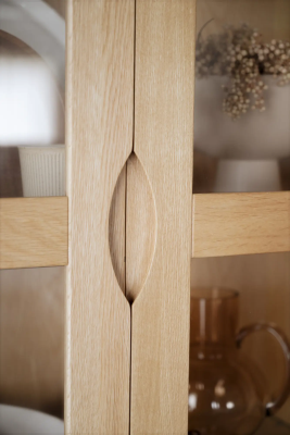 Filippa vitrinskåp 2D 1L ek#4