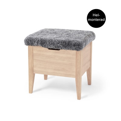 Klinte bänk 45 cm vitoljad ek med äkta fårskinn