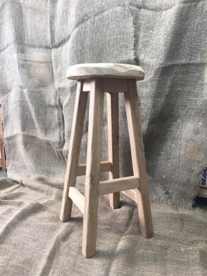 Unik barpall i rustik ek