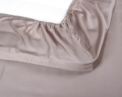 Kungsholmen dra-på-lakan bambu 180x200 cm sand