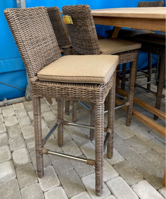 Atleve bargrupp bord 180 teak+6 barstol konstrotting med dyna#3