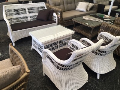 Klinte rottinggrupp 2+1+1+bord med dynor vit