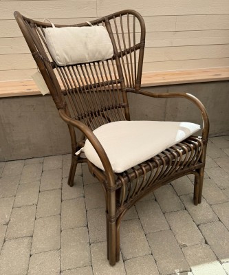 Kneippbyn relaxfåtölj rotting brun/ljus dyna med nackkudde