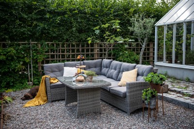 Liverpool utegrupp 2H3+bord konstrotting antracit